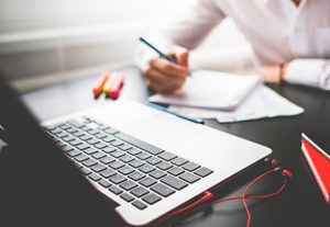 Eu vou traduzir até 1.000 palavras do inglês para o portuguê...
