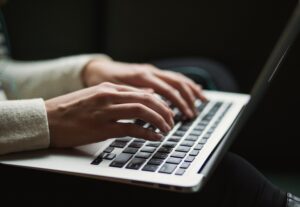 Eu vou traduzir seu texto de inglês para português