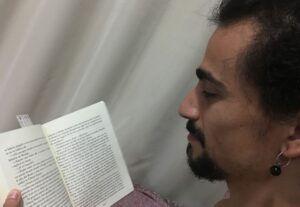 Eu vou fazer Narração e tradução de textos português/espanho...