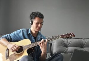 Eu vou compor uma música para você usar como quiser.
