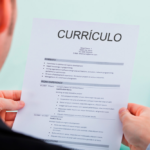 Eu vou Criar, revisar, editar o seu currículo.
