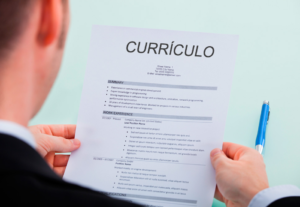 Eu vou Criar, revisar, editar o seu currículo.