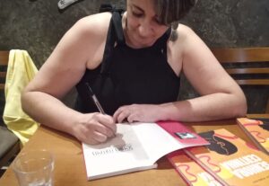 Eu vou criar, revisar, transcrever e narrar seus textos.