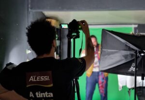 Eu vou editar o áudio de sua narração profissionalmente.