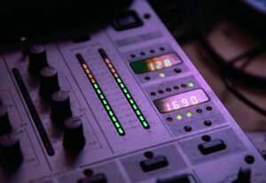Eu vou mixar e masterizar sua música profissionalmente.
