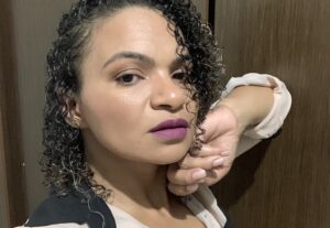 Eu vou Traduzir seu texto do inglês para português, humaniza...