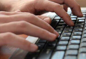Eu vou fazer digitação de qualquer coisa que você precisar.