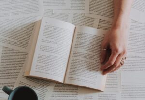 Eu vou revisar, editar e até mesmo criar seu texto.