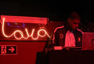 Eu vou produzir a sua musica completa e + 1 brinde