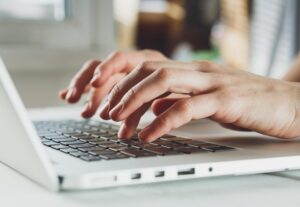 Eu vou digitar textos/documentos/redações/livros para você