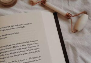 Eu vou revisar e traduzir seus textos/livros com excelência