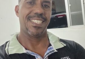 Eu vou traduzir seus textos, e criar sua redação, sem erros.