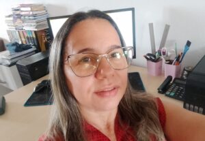 Eu vou digitar textos,contactar e responder clientes,serv.ad...