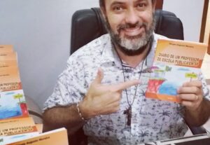 Eu vou Digitar seus textos e artigos.
