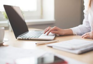 Eu vou digitar ou transcrever textos com agilidade
