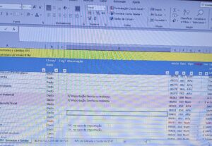 Eu vou Transcrever informações para o computador ou papel.