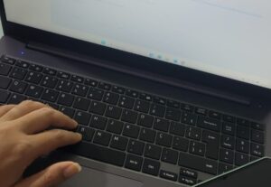 Eu vou digitar textos para você.