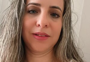 Eu vou digitador de texto e traduçao.