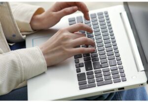 Eu vou Digitar seus textos com rapidez