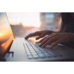 Eu vou fazer sua digitação e digitalização rapidamente.