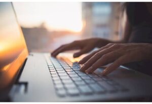 Eu vou fazer sua digitação e digitalização rapidamente.