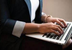 Eu vou Digitar seus textos com excelência em Word e pdf.