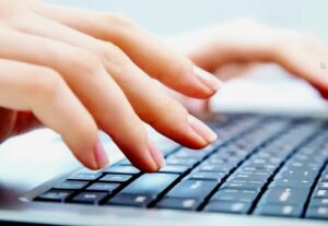 Eu vou digitar, revisar e corrigir seu texto com eficiência.