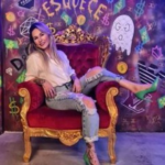 Eu vou Editar  sua foto, coloco make, modelo seu corpo