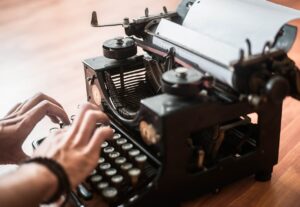 Eu vou transcrever seus áudios e digitar seus textos