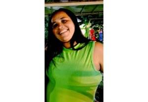 Eu vou digitar e corrigir textos, gravar áudios.