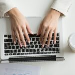 Eu vou digitar seus textos pessoais ou para sua empresa.