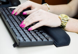 Eu vou digitar e transcrever seus textos ou vídeos.