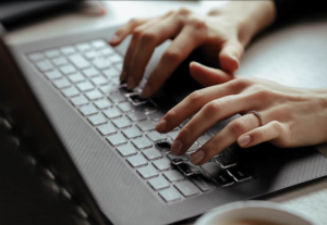 Eu vou digitar e formatar seu texto.