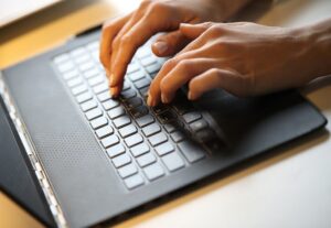 Eu vou digitar seu textos/documentos para você