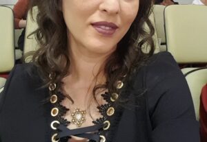 Eu vou fazer slides, digitar, formatar, produzir textos.
