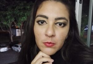 Eu vou traduzir Espanhol e Inglês ,correção de textos.