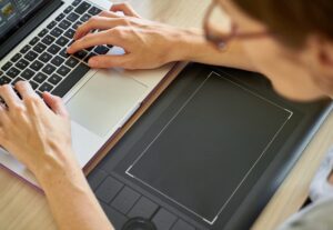 Eu vou escrever e/ou traduzir seus projetos profissionalment...