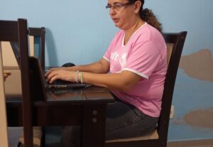 Eu vou digitar textos e traduzir.