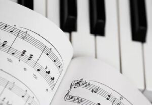 Eu vou escrever sua partitura para registro / músicas em ger...
