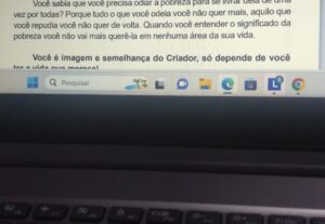 Eu vou Traduzir e Corrigir textos para você.