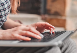 Eu vou digitar textos com agilidade e eficiência.