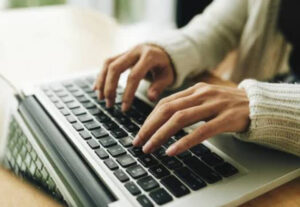 Eu vou digitar ou corrigir o texto que você precisa