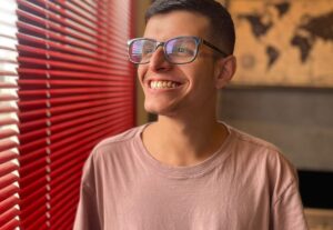 Eu vou Gravar uma propraganda para seu produto/serviço.