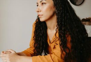 Eu vou traduzir textos para o inglês ou português.