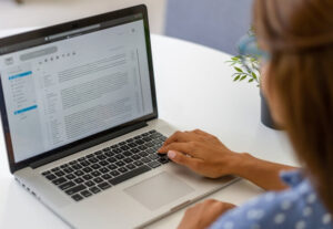 Eu vou ajudar você com seus textos e áudios.