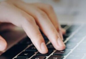Eu vou digitar textos e transcrever áudios, mídias, podcasts...