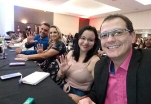Eu vou Escrever textos de até 20 linhas ser bem específicos ...