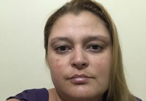 Eu vou Corrigir, traduzir ou montar textos e redações