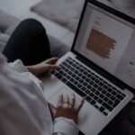 Eu vou digitar áudio, texto no papel ou vídeo que você quise...