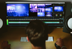 Eu vou editar seu videos de até 1 min e meio.
